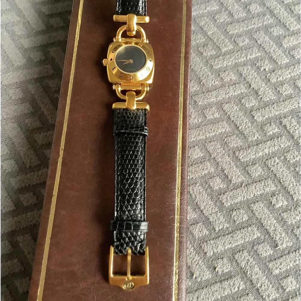 Authentic GUCCI ladies watch 🌹 DRESSY🔥 - Picture 7 of 12